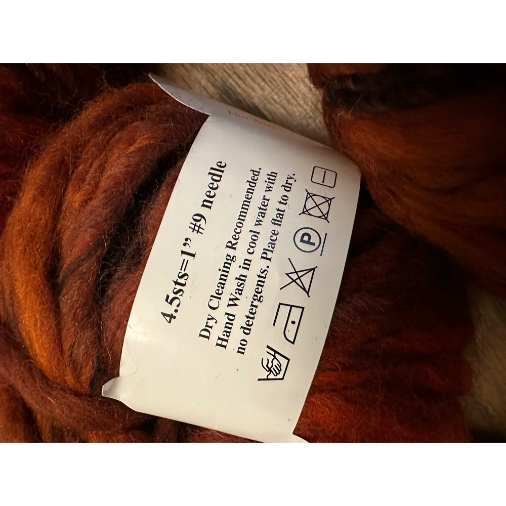 Trendsetter Yarns Illusion Red Roses 011 Wool Blend 12 Skeins Made in Italy - Picture 5 of 5